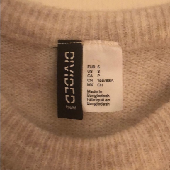 Open shoulder cream sweater - Picture 2 of 2